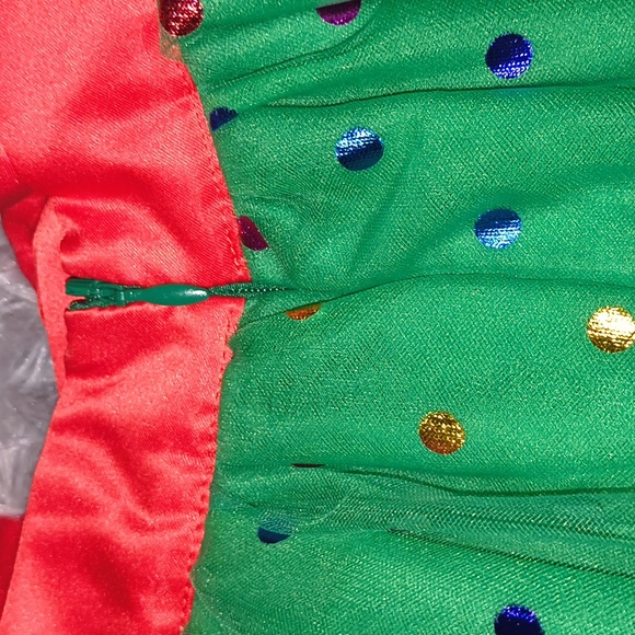 Unique Vintage Green Skirt with Red Accents - Picture 6 of 7